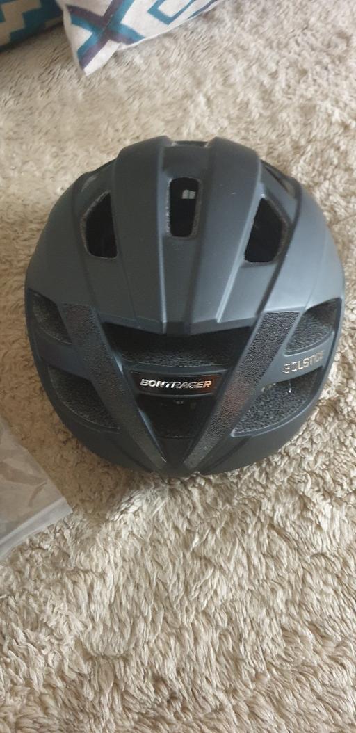  — CYCLING ITEMS BRANDNEW HALFORDS