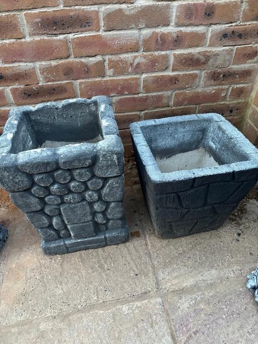  — 2 x concrete flower pots