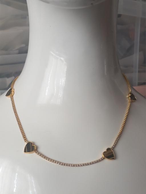  — house of harlow gemstone & heart necklace