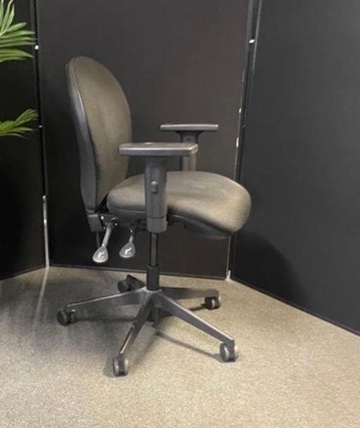  — Used task Chair arms Original  Black  Fabric