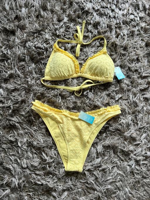  — Newlook yellow size14 bikini set