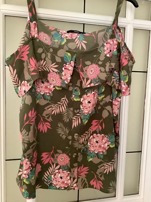  — Off the shoulder summer top