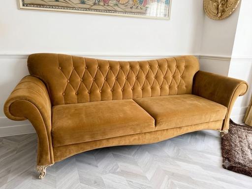  — 2 x Gorgeous Tufted Velvet Couch