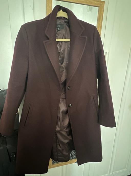  — Long burgundy women coat