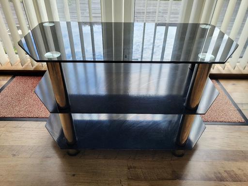  — Glass TV / Hi-Fi Stand