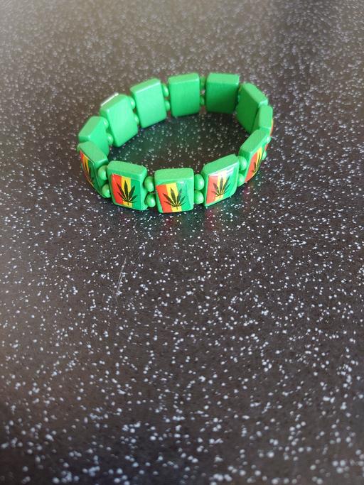  — Green leaf wrist band