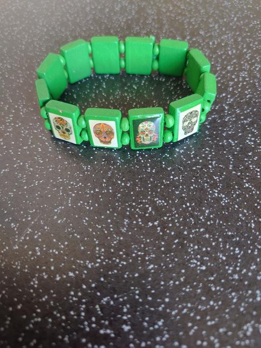  — Green skull wristband