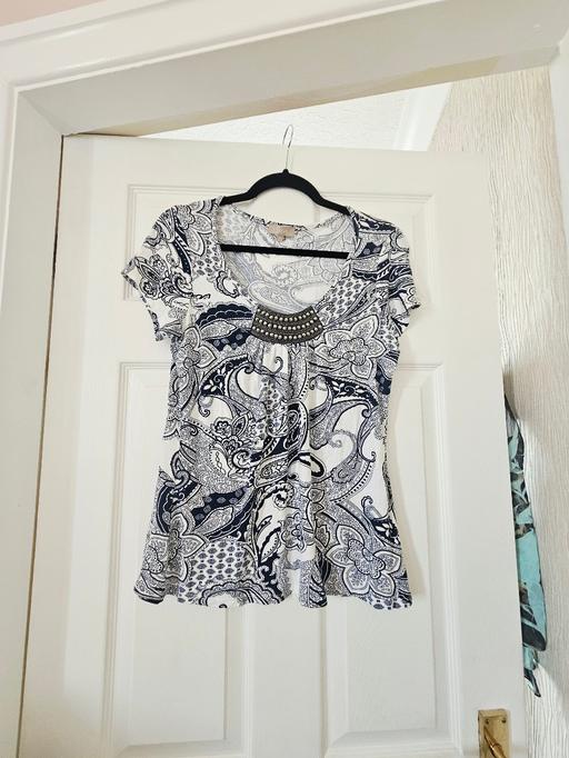 — Summer top, size 14..like new