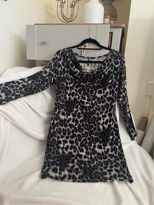  — Womens Top By Evie