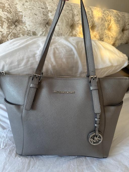 — Michael kors large grey tote bag