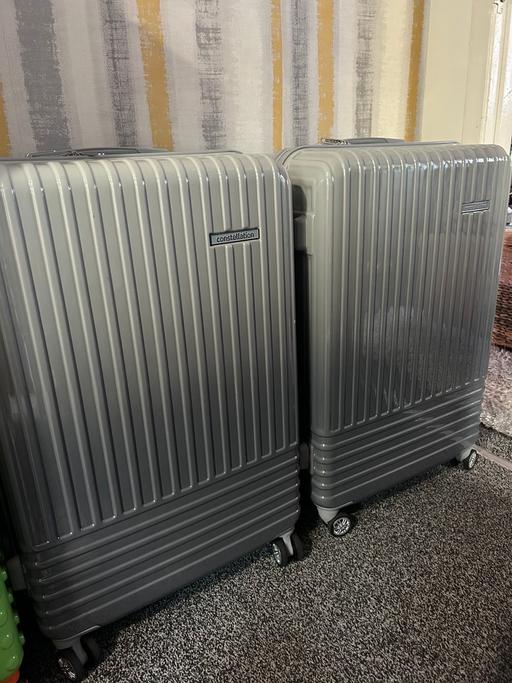  — 2 x medium size expanding cases