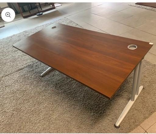  — Pre-owned Desk single office walnut