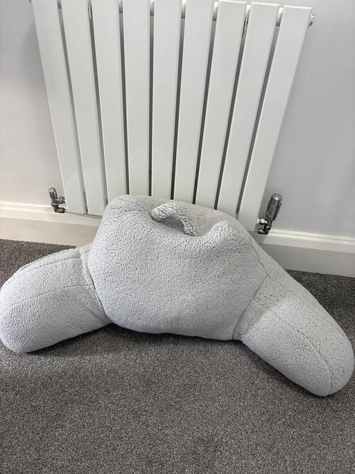  — Pillow