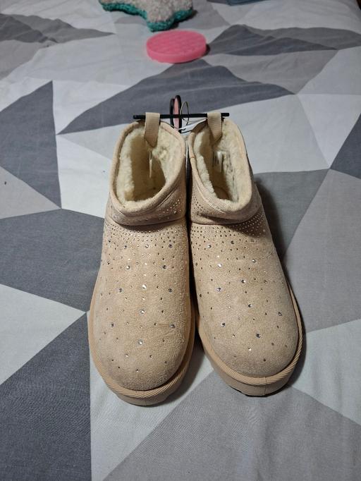  — brand new sparkly boots