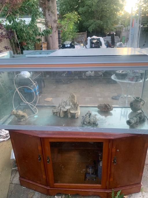  — 4ft fish tank