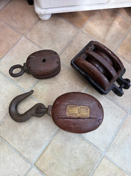  — Maritime pulleys