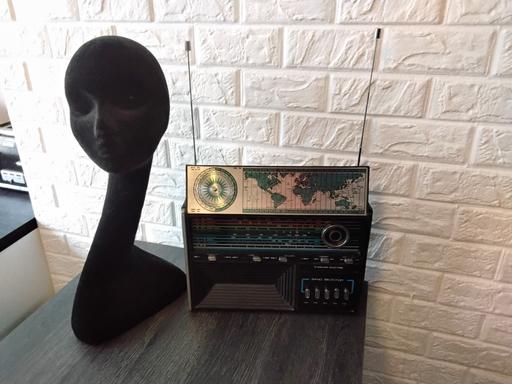  — vintage multi band radio works cool retro