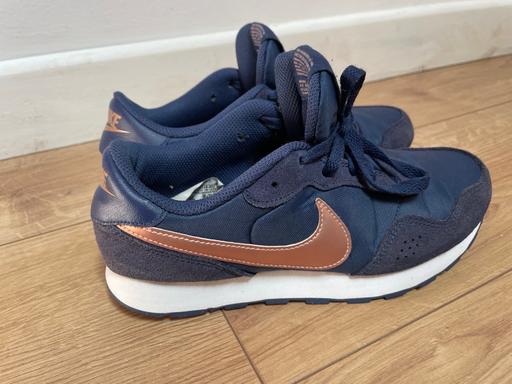  — nike shoes