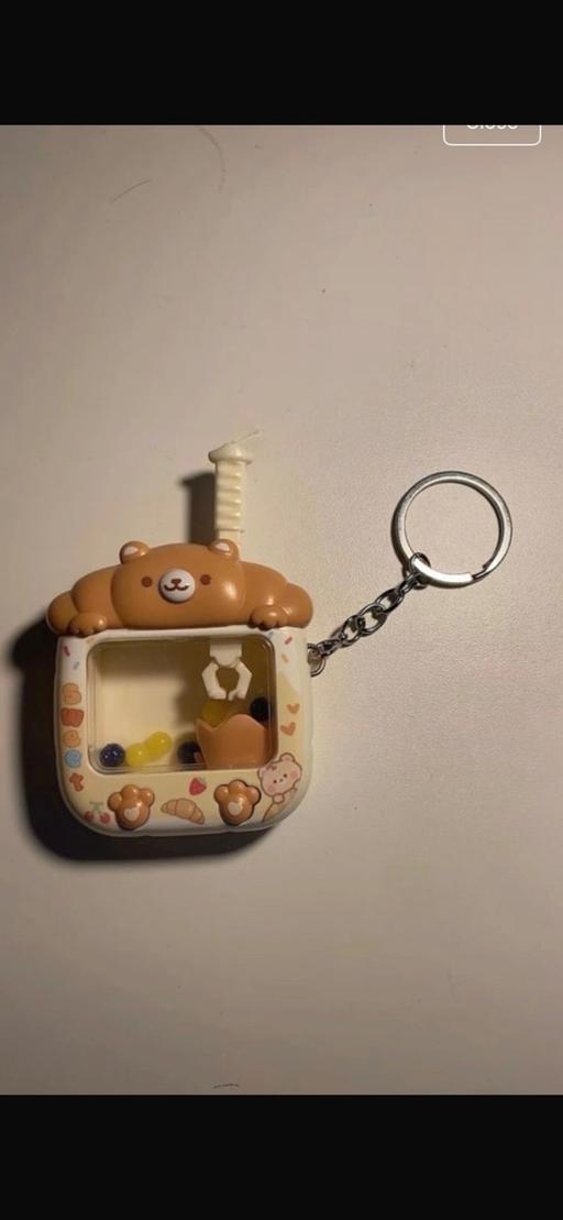  — Mini cute croissant claw machine