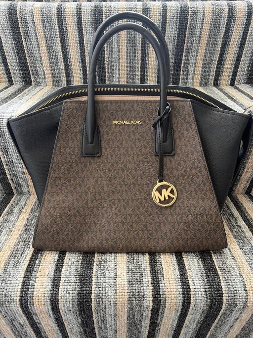  — Michael Kora handbag