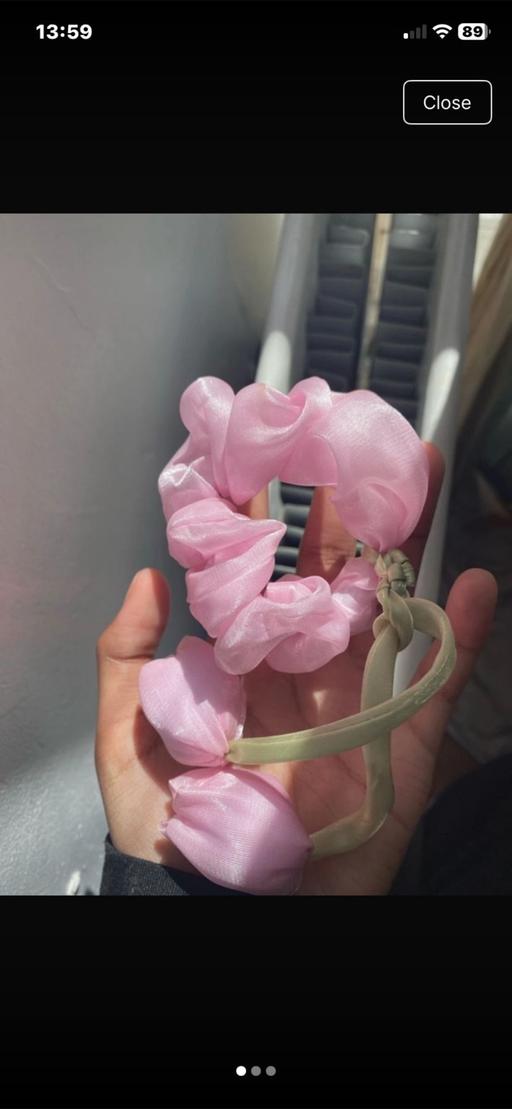  — Pink tulip scrunchie