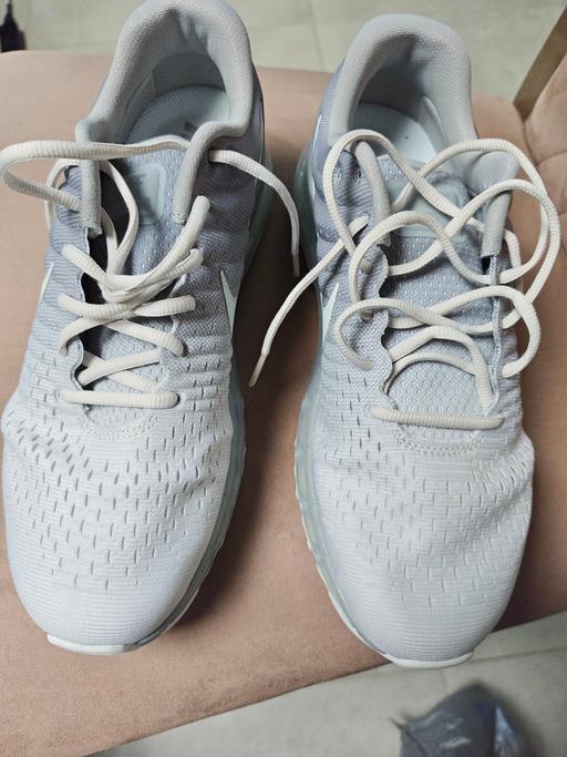  — Nike trainers size UK 10