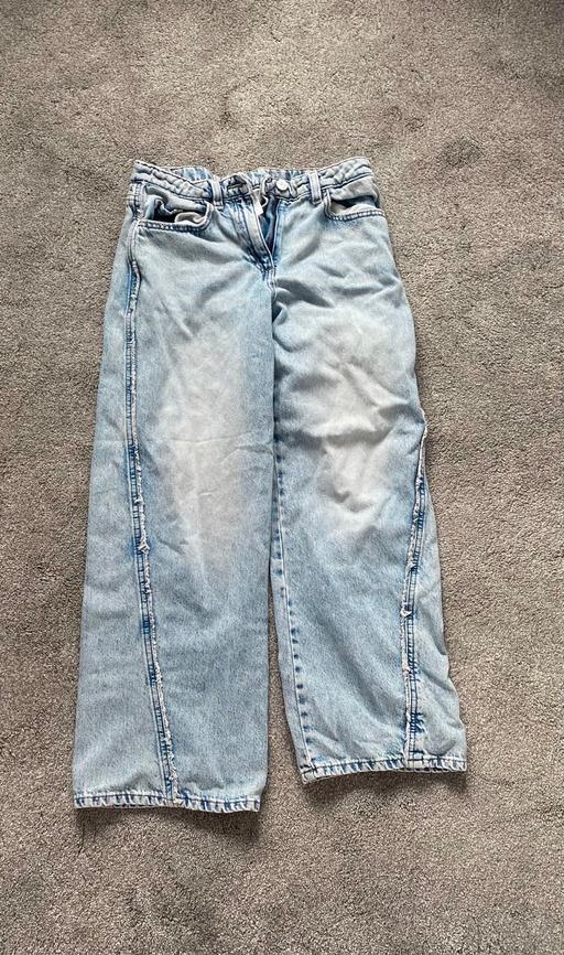  — Jeans