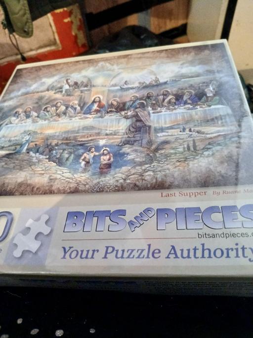  — puzzle new with delphine