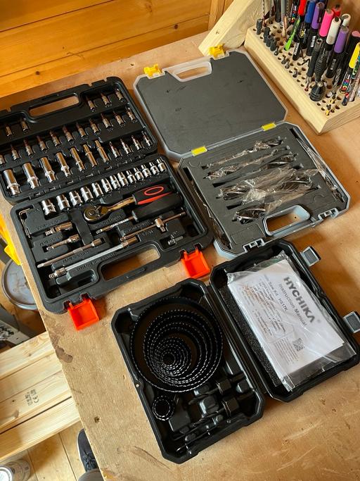  — Drill & socket set &hole saw kits .