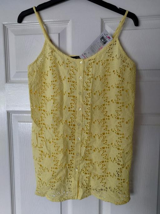  — Women's yellow strap top size 6