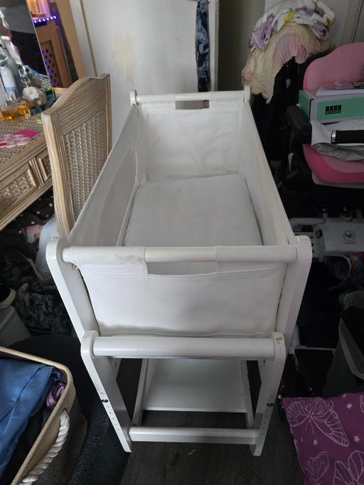  — babies crib rocking