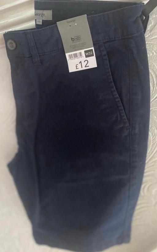  — Men’s shorts size 32in waist
