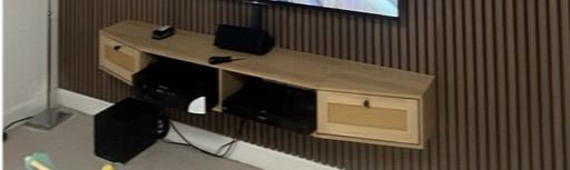  — Tv unit floating