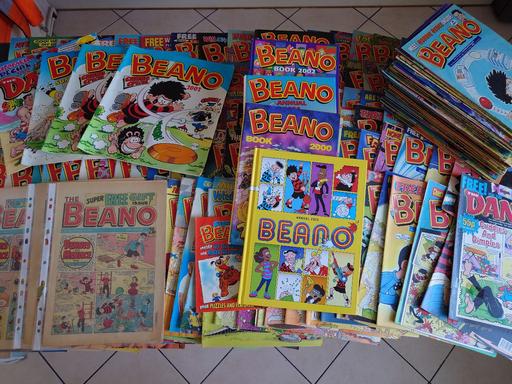  — Large collection of Beano comics and annuals
