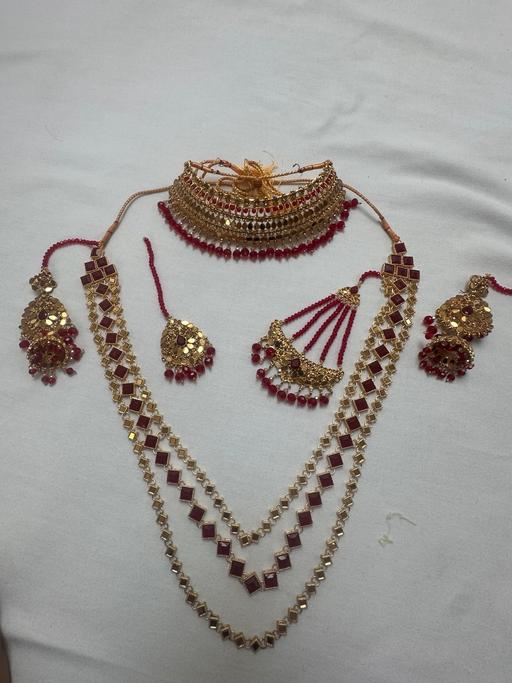  — Bridal set /party set