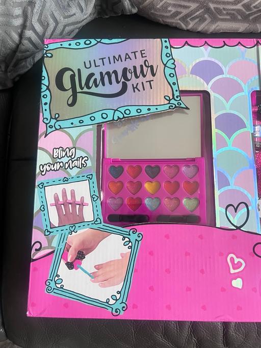  — Girls make up kit