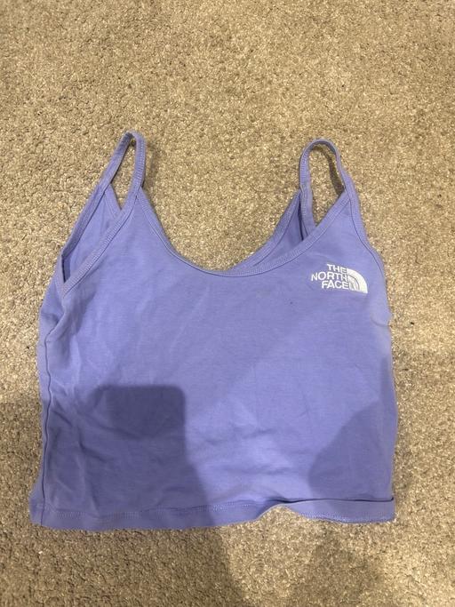  — north face top