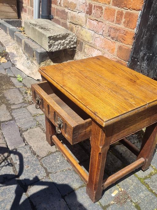  — side / lamp table