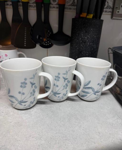  — John Lewis Set of 3 mugs