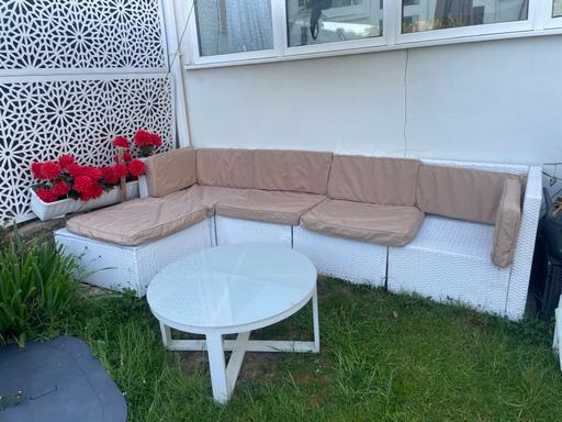 Rattan Corer Garden Sofa Painted White