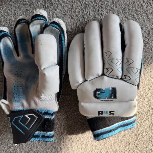  — JUNIOR GM CRICKET BATTING GLOVES