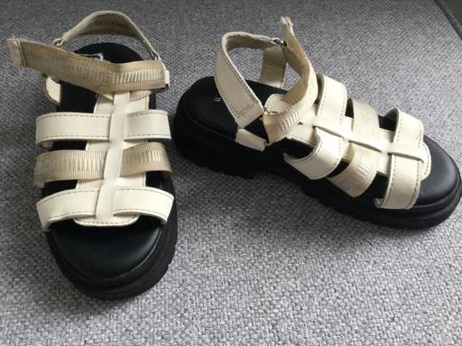  — Girls sandals size 11*