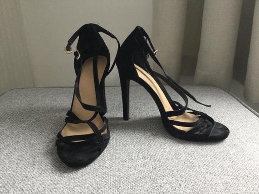  — Ladies high heels size 5*
