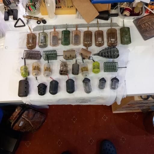  — Selection of feeders