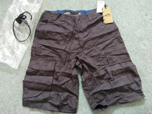  — vans terrain cargo shorts waist size 28