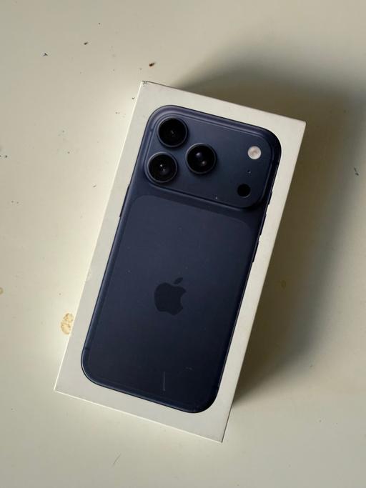  — iPhone 17 pro 512gb new sealed
