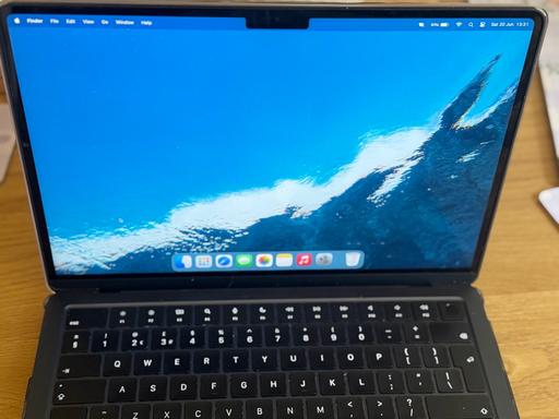  — Apple MacBook Air 13” M3 2024