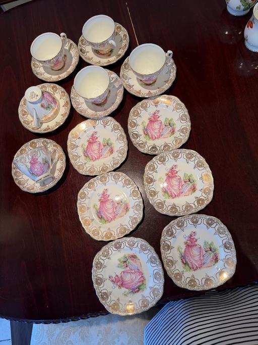  — 22kt gold Vintage Fine bone china.
