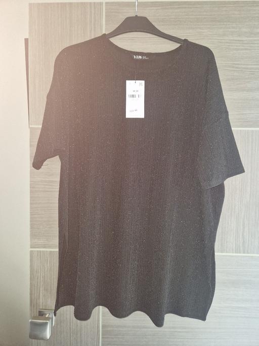  — New Yours black top size 20