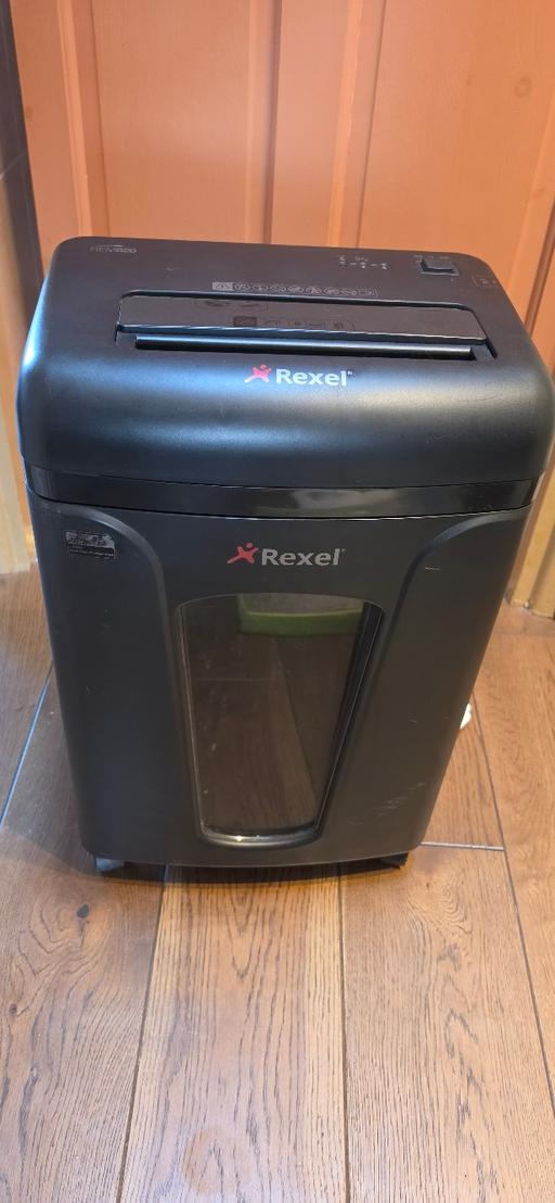  — Rexel REM820 Shredder